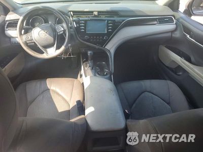 Zdjęcie 8 z 12 samochodu: 2018 TOYOTA CAMRY LE VIN:4T1B11HK4JU141399 - miniatura