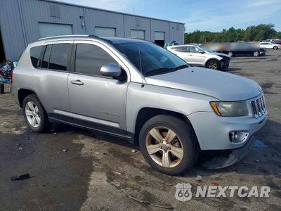 Czwarte zdjęcie samochodu z boku: 2015 JEEP COMPASS LATITUDE VIN:1C4NJCEB8FD139017 - miniatura