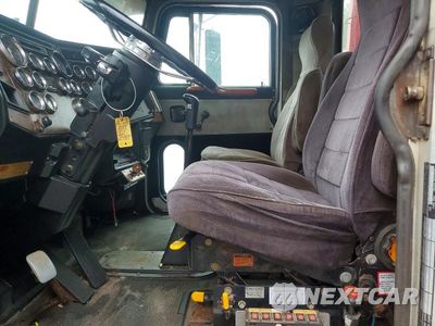 Zdjęcie 7 z 12 samochodu: 1988 PETERBILT 379 ROLLBACK TOW TRUCK VIN:1XP5D29X4JN261527 - miniatura