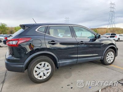 Trzecie zdjęcie samochodu z tyłu: 2020 NISSAN ROGUE SPORT S VIN:JN1BJ1CW0LW364998 - miniatura