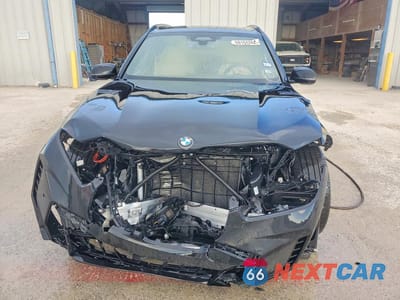 Piąte zdjęcie samochodu w środku: 2026 BMW X5 M60I VIN:5UX33EU07T9170107 - miniatura