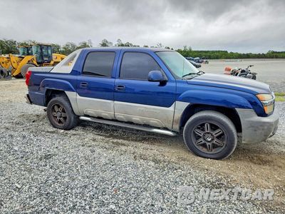 Czwarte zdjęcie samochodu z boku: 2002 CHEVROLET AVALANCHE C1500 VIN:3GNEC13T82G196980 - miniatura