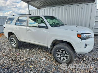 Czwarte zdjęcie samochodu z boku: 2022 TOYOTA 4RUNNER TRD OFF-ROAD VIN:JTEPU5JR3N6022314 - miniatura