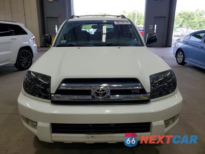 Piąte zdjęcie samochodu w środku: 2005 TOYOTA 4RUNNER SR5 VIN:JTEBT14R750056731 - miniatura