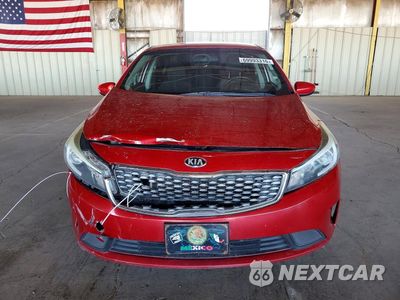 Piąte zdjęcie samochodu w środku: 2017 KIA FORTE S VIN:3KPFL4A79HE020965 - miniatura