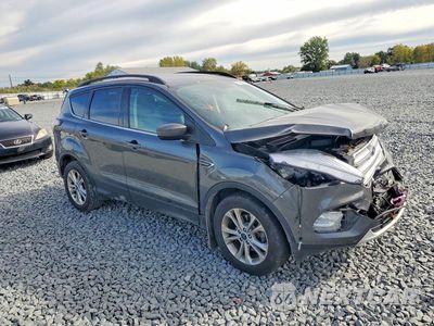 Czwarte zdjęcie samochodu z boku: 2017 FORD ESCAPE SE VIN:1FMCU0GD7HUD26162 - miniatura