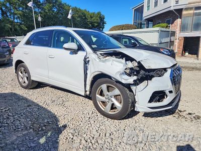 Czwarte zdjęcie samochodu z boku: 2020 AUDI Q3 PREMIUM VIN:WA1AECF36L1114733 - miniatura