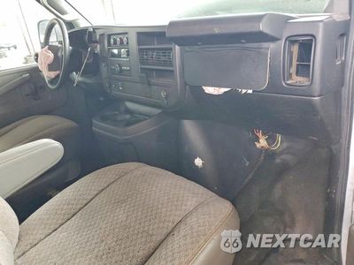 Zdjęcie 8 z 13 samochodu: 2017 GMC SAVANA 2500 CARGO DELIVERY VAN VIN:1GTW7AFF3H1906818 - miniatura