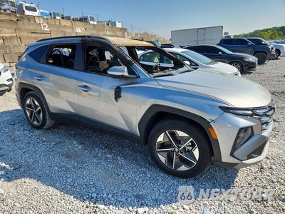 Czwarte zdjęcie samochodu z boku: 2025 HYUNDAI TUCSON SEL VIN:5NMJB3DE7SH597849 - miniatura