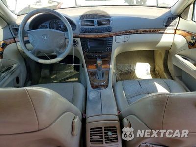 Zdjęcie 8 z 12 samochodu: 2003 MERCEDES-BENZ E 320 VIN:WDBUF65J63A218459 - miniatura