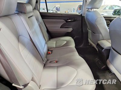 Zdjęcie 11 z 14 samochodu: 2021 TOYOTA HIGHLANDER XLE VIN:5TDHZRBHXMS539518 - miniatura