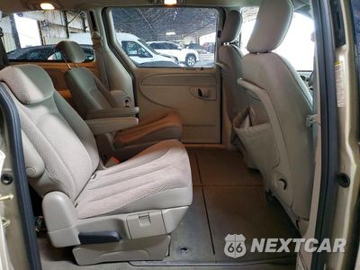 Zdjęcie 11 z 13 samochodu: 2005 CHRYSLER TOWN & COUNTRY TOURING VIN:2C4GP54LX5R408160 - miniatura