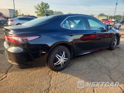 Trzecie zdjęcie samochodu z tyłu: 2024 TOYOTA CAMRY LE VIN:4T1C31AK0RU064289 - miniatura