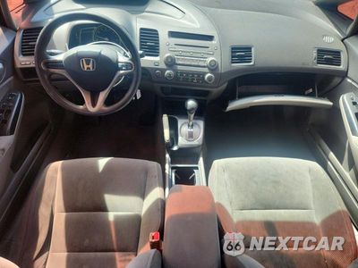 Zdjęcie 8 z 12 samochodu: 2010 HONDA CIVIC LX VIN:19XFA1F53AE068821 - miniatura