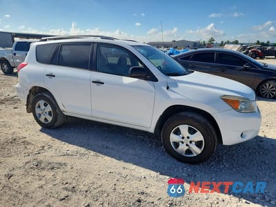 Czwarte zdjęcie samochodu z boku: 2006 TOYOTA RAV4 BASE VIN:JTMZD33V966006616 - miniatura