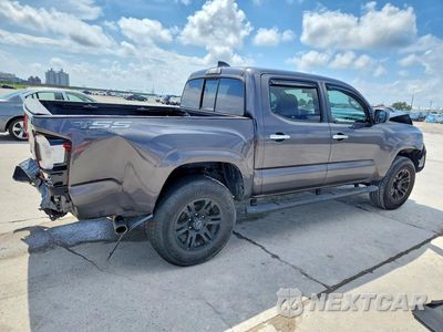 Trzecie zdjęcie samochodu z tyłu: 2020 TOYOTA TACOMA SR VIN:5TFAX5GN0LX182616 - miniatura