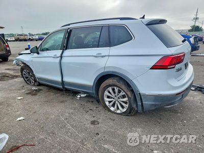 Drugie zdjęcie samochodu z przodu: 2018 VOLKSWAGEN TIGUAN SE VIN:3VV3B7AX7JM104111 - miniatura