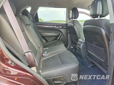 Zdjęcie 11 z 13 samochodu: 2014 KIA SORENTO LX VIN:5XYKT3A68EG480763 - miniatura