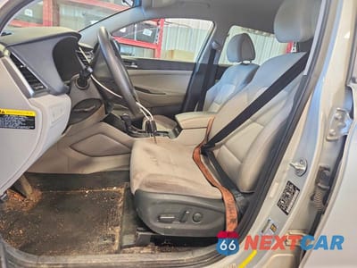 Zdjęcie 7 z 13 samochodu: 2016 HYUNDAI TUCSON SE VIN:KM8J3CA46GU093202 - miniatura