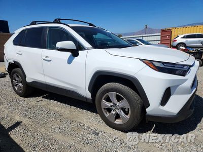 Czwarte zdjęcie samochodu z boku: 2025 TOYOTA RAV4 XLE VIN:2T3W1RFV8SW414642 - miniatura