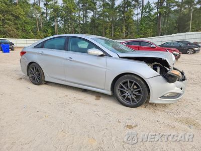 Czwarte zdjęcie samochodu z boku: 2014 HYUNDAI SONATA SE VIN:5NPEC4AC6EH847032 - miniatura
