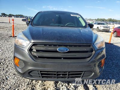Piąte zdjęcie samochodu w środku: 2017 FORD ESCAPE S VIN:1FMCU0F70HUD34910 - miniatura
