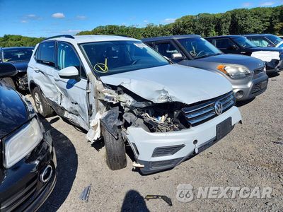 Czwarte zdjęcie samochodu z boku: 2018 VOLKSWAGEN TIGUAN SE VIN:3VV2B7AX3JM143094 - miniatura