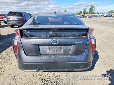 Zdjęcie 6 z 12 samochodu: 2017 TOYOTA PRIUS THREE TOURING VIN:JTDKARFU2H3042409 - miniatura