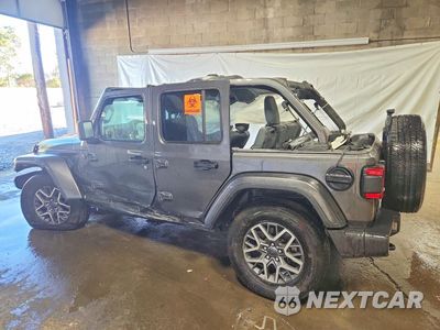 Drugie zdjęcie samochodu z przodu: 2025 JEEP WRANGLER SAHARA VIN:1C4PJXEN4SW644237 - miniatura
