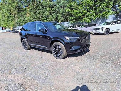 Trzecie zdjęcie samochodu z tyłu: 2026 VOLVO XC90 PLUS VIN:YV4H60PEXT1531186 - miniatura