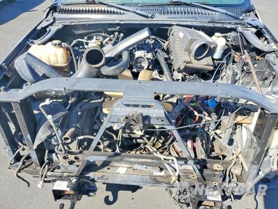 Zdjęcie 12 z 13 samochodu: 2002 CHEVROLET SUBURBAN K2500 VIN:3GNGK26U32G279996 - miniatura