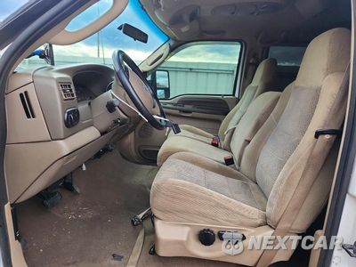 Zdjęcie 7 z 12 samochodu: 2004 FORD EXCURSION XLT VIN:1FMSU41P04EA22228 - miniatura