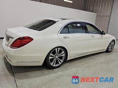 Trzecie zdjęcie samochodu z tyłu: 2017 MERCEDES-BENZ S 550E VIN:WDDUG6DB0HA314884 - miniatura