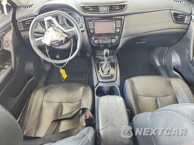 Zdjęcie 8 z 12 samochodu: 2017 NISSAN ROGUE SL VIN:5N1AT2MT2HC781380 - miniatura