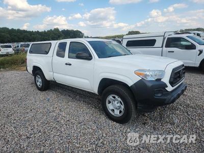 Czwarte zdjęcie samochodu z boku: 2023 TOYOTA TACOMA SR VIN:3TYRX5GN5PT070879 - miniatura