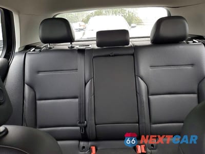 Zdjęcie 10 z 13 samochodu: 2015 VOLKSWAGEN GOLF VIN:3VW217AUXFM038600 - miniatura
