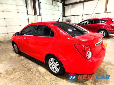 Drugie zdjęcie samochodu z przodu: 2014 CHEVROLET SONIC LT VIN:1G1JC5SH9E4235565 - miniatura