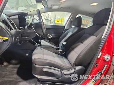 Zdjęcie 7 z 12 samochodu: 2017 KIA FORTE S VIN:3KPFL4A76HE098460 - miniatura