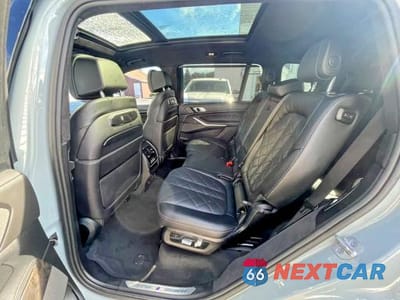 Zdjęcie 10 z 13 samochodu: 2024 BMW X7 XDRIVE40I VIN:5UX23EM05R9S83624 - miniatura