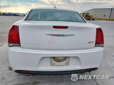 Zdjęcie 6 z 13 samochodu: 2019 CHRYSLER 300 TOURING VIN:2C3CCAAG3KH746208 - miniatura