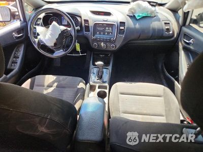 Zdjęcie 8 z 13 samochodu: 2018 KIA FORTE S VIN:3KPFL4A71JE284008 - miniatura