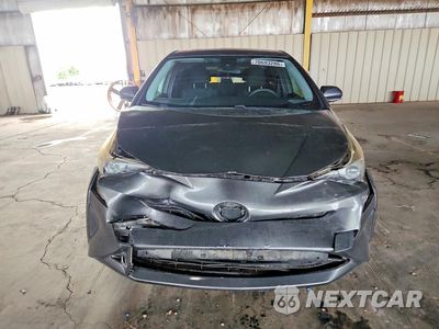 Piąte zdjęcie samochodu w środku: 2017 TOYOTA PRIUS TWO VIN:JTDKBRFU3H3036373 - miniatura