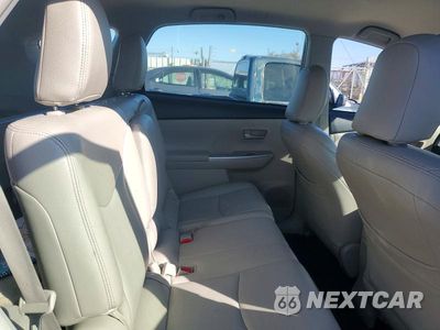Zdjęcie 10 z 12 samochodu: 2014 TOYOTA PRIUS V TWO VIN:JTDZN3EU7E3304440 - miniatura