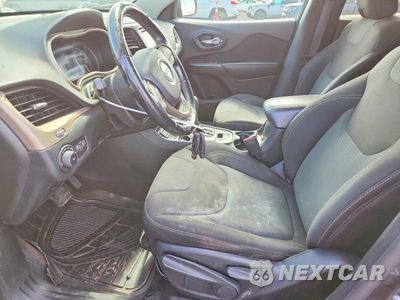 Zdjęcie 7 z 13 samochodu: 2016 JEEP CHEROKEE LATITUDE VIN:1C4PJLCB1GW200709 - miniatura