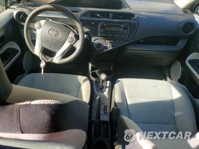 Zdjęcie 8 z 12 samochodu: 2013 TOYOTA PRIUS C ONE VIN:JTDKDTB31D1540382 - miniatura
