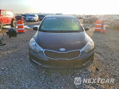 Piąte zdjęcie samochodu w środku: 2014 KIA FORTE LX VIN:KNAFK4A62E5171841 - miniatura