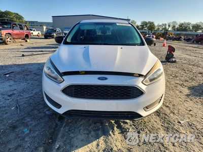 Piąte zdjęcie samochodu w środku: 2018 FORD FOCUS S VIN:1FADP3E20JL255875 - miniatura