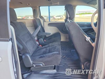 Zdjęcie 11 z 14 samochodu: 2014 DODGE GRAND CARAVAN SE VIN:2C4RDGBGXER407660 - miniatura