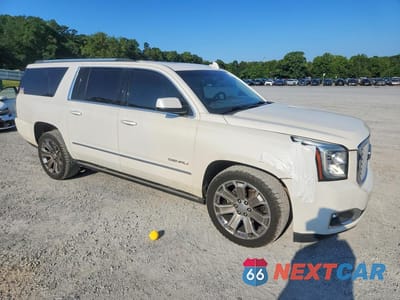 Czwarte zdjęcie samochodu z boku: 2016 GMC YUKON XL DENALI VIN:1GKS2HKJ8GR354883 - miniatura