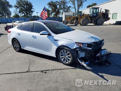 Czwarte zdjęcie samochodu z boku: 2018 KIA OPTIMA S VIN:5XXGT4L32JG244753 - miniatura